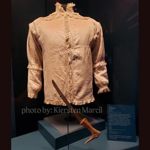 18th-century hunting shirt, similar to what Savannah describes others wearing in the novel. Described in 